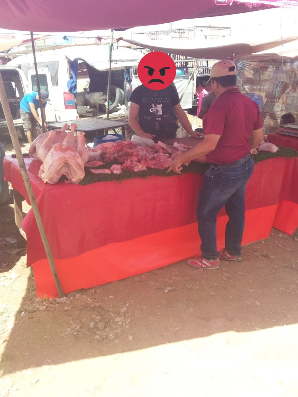 Photo of أزرو / هل من مراقبة لأسواق بيع الدجاج المذبوح ..؟
