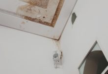 Photo of تالسينت/ مصلون يؤدون شعائرهم وهم في توجس وترقب من سقوط أجزاء من سقف المسجد على رؤوسهم