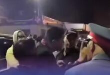 Photo of اعتداء مغن شعبي على صحافي يهدد حرية الإعلام ويستدعي محاسبة فورية