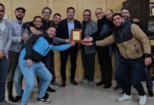 Photo of محمد بوعرورو يتلقى تكريماً صادقاً من صحافيي ديربي الصداقة بين وجدة وبركان