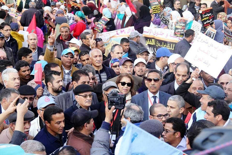 Photo of بعد الوقفة الاحتجاجية المركزيات النقابية الأربع قريبا في إضراب عام وطني