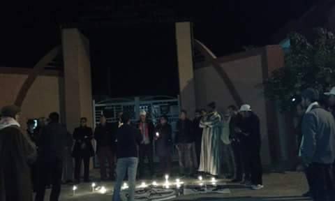 Photo of أساتذة اليوسفية يوقدون في اعتصام ليلي شموع الحداد احتجاجا على استهداف المدرسة العمومية