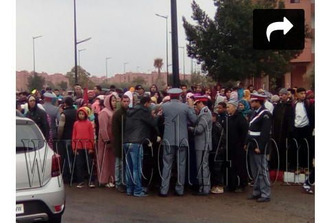Photo of احتجاجات تقود ساكنة شويطر إلى قطع الطريق وعامل الحوز يدخل على الخط