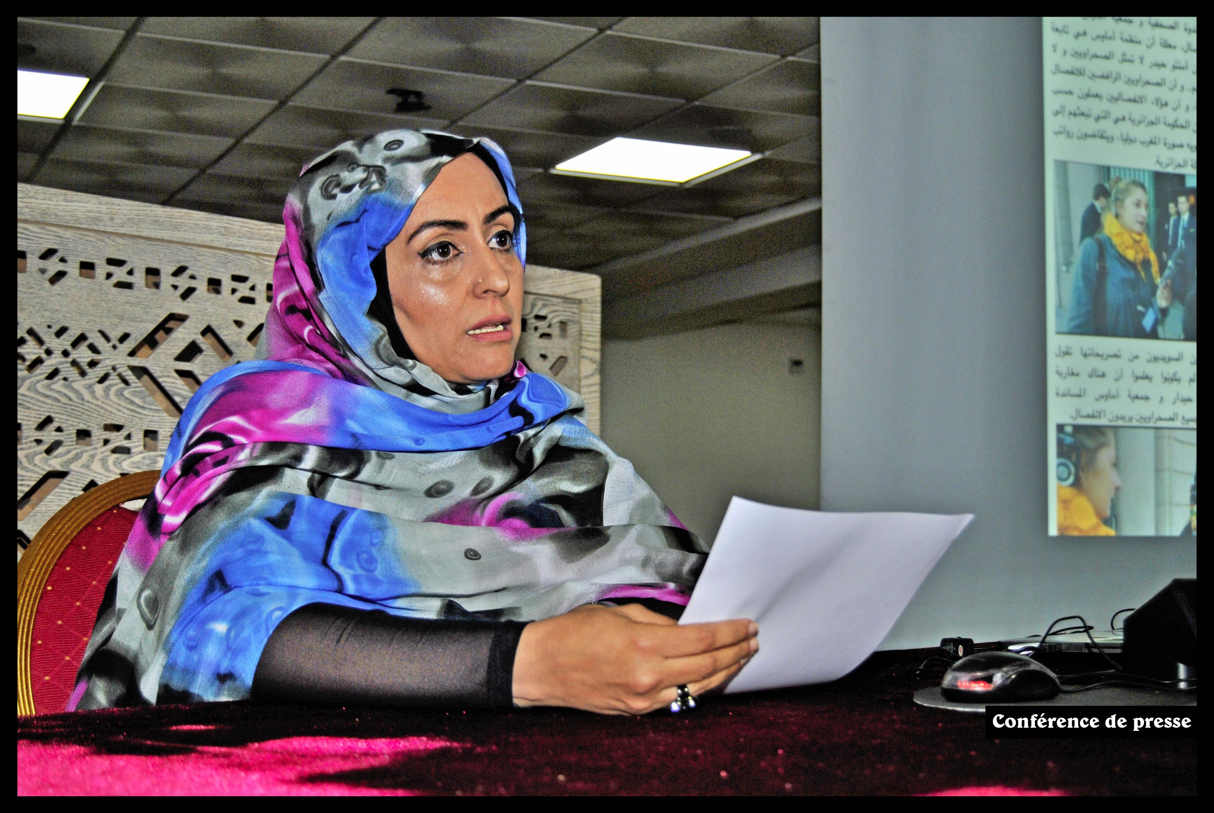 Photo of الناشطة الصحراوية المغربية عائشة رحال تقاضي ممثل البوليساريو في باريس