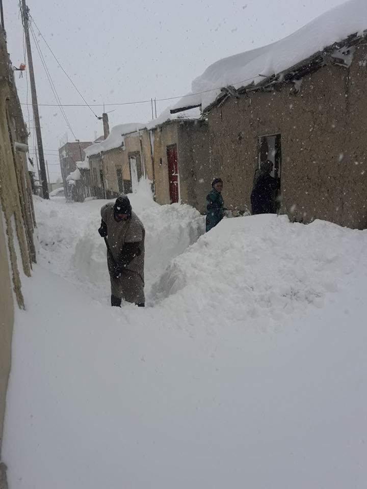 Photo of الثلوج تحاصر ساكنة جبال الأطلس
