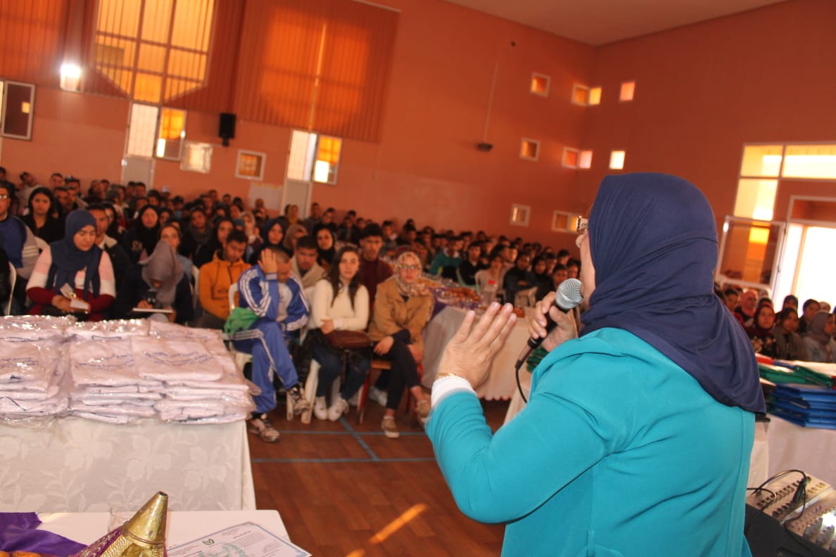 Photo of وجــدة / رئيسة جمعية الشبيبة لذوي الاحتياجات الخاصة تعطي الانطلاق لتكوين أزيد من 500 من متعلمي برنامج الجيل الجديد